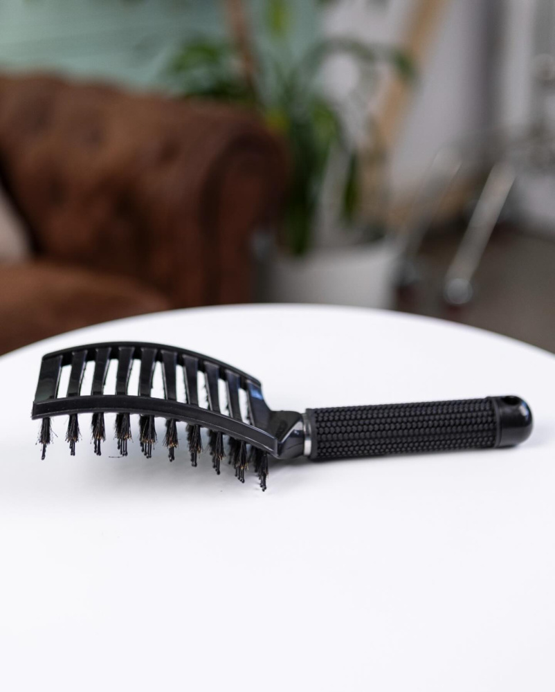 Щетка Eurostil Curved Vent 09040/50